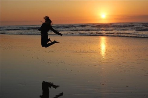 girls jumping silhouette